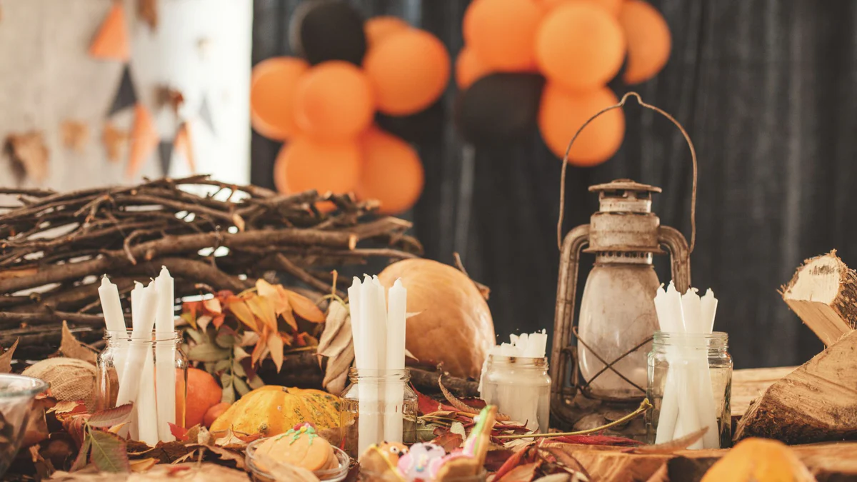 How to Prepare Your Home for a Halloween Party (5 Spooktacular Tips)
